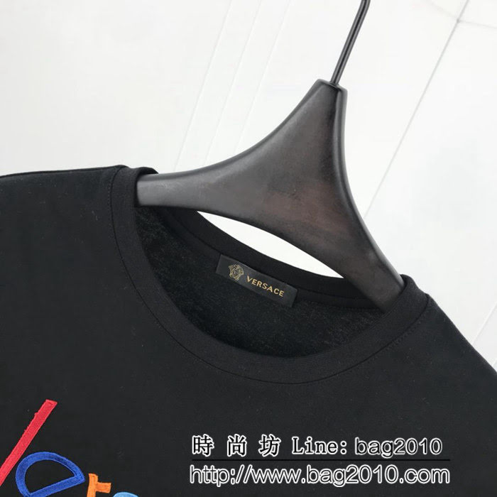 VERSACE範思哲 19ss早春新款 彩色Versace字母刺繡logo 精梳棉短袖 男女同款 ydi1679